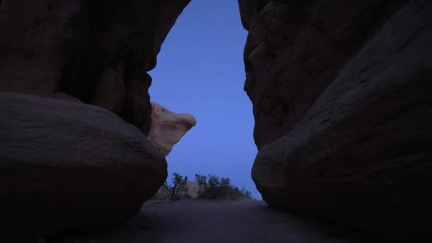 Devil's Garden hoodoos po západu slunce, Grand schodiště národního monumentu Escalante, Utah — Stock video