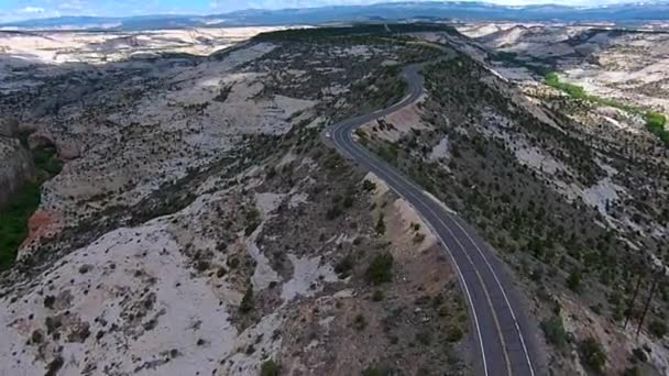 Estrada panorâmica Utah Route 12 Escalante para Boulder O Hogback Aerial — Vídeo de Stock