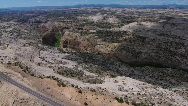 Scenic Byway Utah trasa 12 Escalante do Boulder anteny ośnieżone szczyty — Wideo stockowe