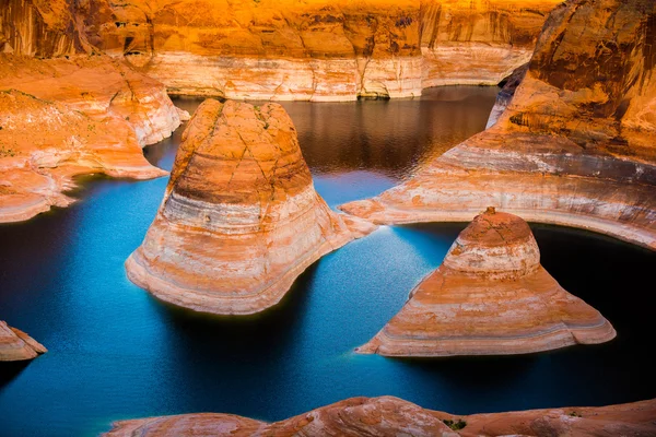 Yansıma Canyon Lake Powell Utah