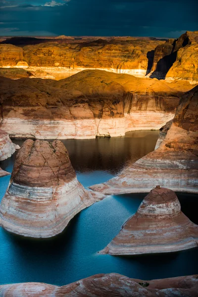 Riflessione Canyon Lake Powell Utah — Foto Stock