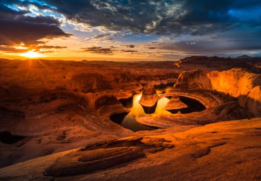 Yansıma Canyon üzerinde gündoğumu