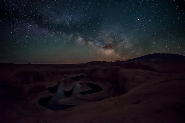 Milky Way ove την αντανάκλαση φαράγγι Γιούτα ΗΠΑ τοπία — Φωτογραφία Αρχείου