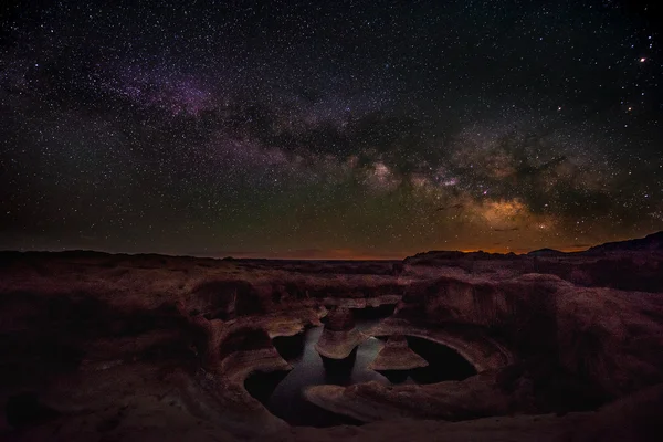 天の川オベ反射渓谷ユタ州アメリカ風景 — ストック写真