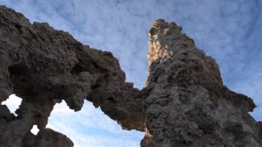 Kalsiyum Kulesi ve tüf Towers adlı Mono Gölü 