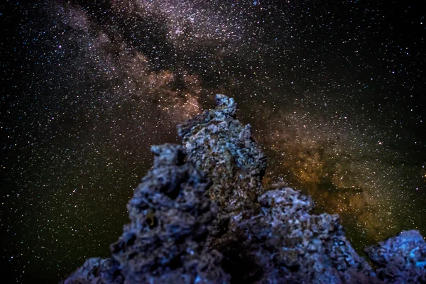Mono Lake Mléčné dráhy kalifornské noční krajiny — Stock fotografie