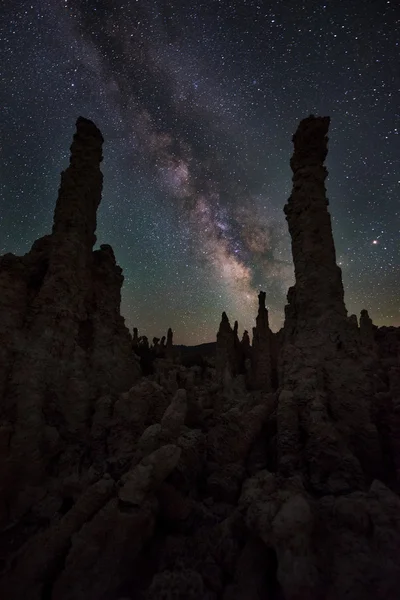 Lago Mono de Noche Vía Láctea California Paisajes — Foto de Stock