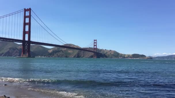 Καλιφόρνια χρυσή γέφυρα πυλών στο Σαν Φρανσίσκο — Αρχείο Βίντεο