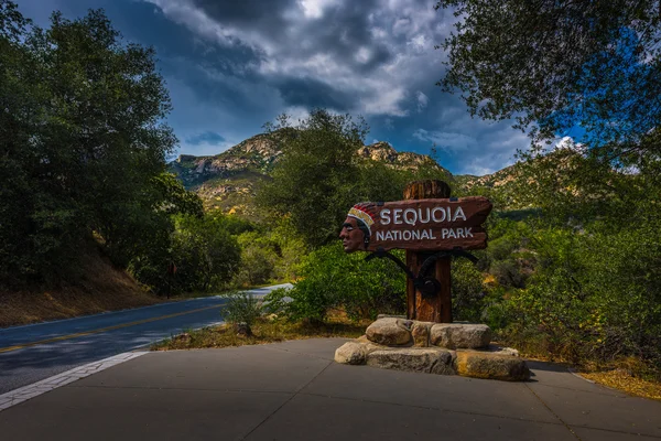 Wejście do Parku Narodowego Sequoia — Zdjęcie stockowe