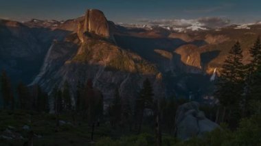 Milli Park Yosemite Half Dome günbatımı ışık buzul noktası tarafından yaktı 