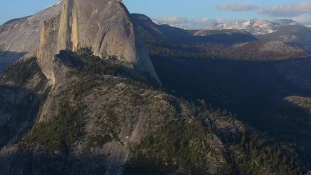 Nemzeti Park Yosemite Half Dome naplemente fény gleccser pont világít — Stock videók