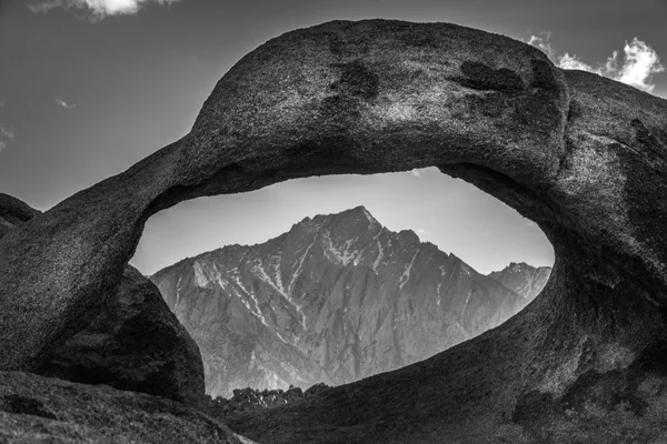 Mobius Arch Alabama Hills — Stockfoto