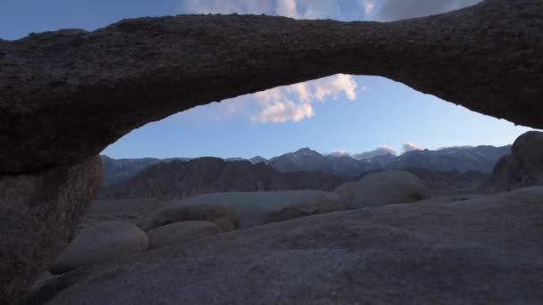 Torno do arco Alabama Hills — Vídeo de Stock