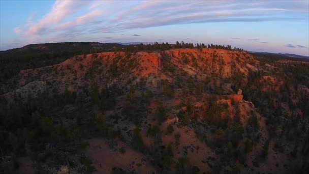 Червоний Каньйон поблизу Bryce на заході сонця — стокове відео