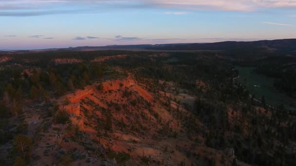 Cañón Rojo cerca de Bryce al atardecer — Vídeo de stock