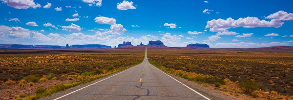 Hwy 163 in Richtung monument vally forrest gump point — Stockfoto