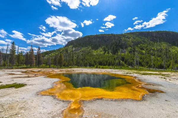 Szmaragdowego basenu yellowstone — Zdjęcie stockowe