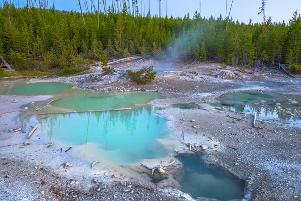 Bassin Norris Geyser après le coucher du soleil — Photo