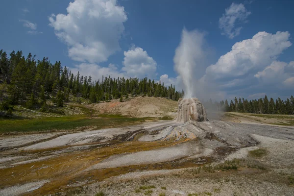 Géiser de estrella solitaria Yellowstone — Foto de Stock