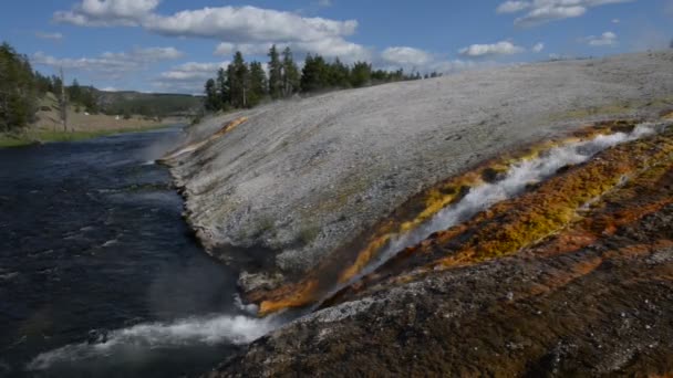 Firehole nehir yellowstone Milli Parkı — Stok video