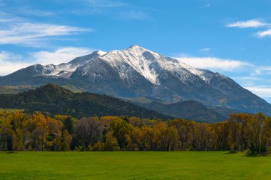 Mount Sopris Elk dağlar Colorado - sonbahar renkleri