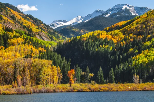 Bibersee in der Nähe der Stadt Marmor colorado — Stockfoto