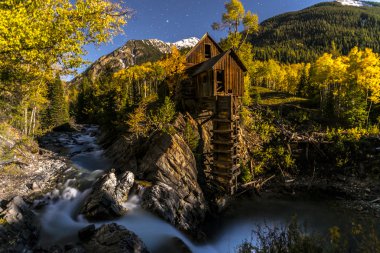 Crystal Mill parlak yıldızlı gece Gunnison Colorado