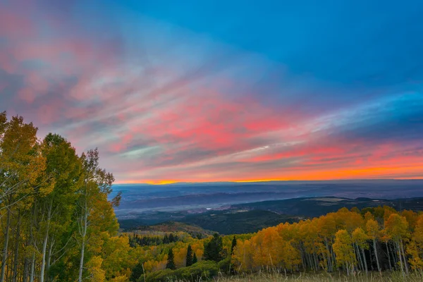 Colorful Dramatic Sunset Sky over the City of Moab Fall Colors — Stock Photo, Image