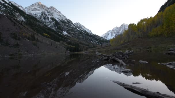 Коричнево-малиновая осина восхода солнца колоколов Колорадо — стоковое видео
