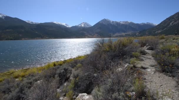 Twin Lakes Colorado zonnige dag — Stockvideo