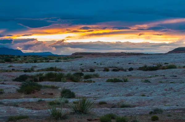 Pouštní slunce utah krajina velkolepé schodiště escalante — Stock fotografie