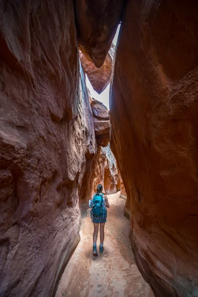 Hiker Backpacker Brimstone Gulch Dry Fork Narrows of Coyote — Stock Photo, Image