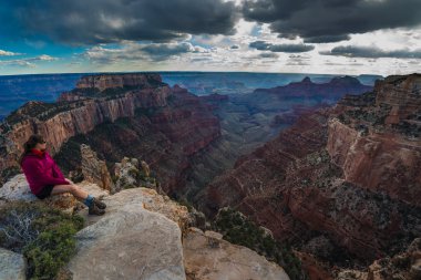 Cape Royal göz ardı Grand Canyon Kuzey jant Wo seyir uzun yürüyüşe çıkan kimse