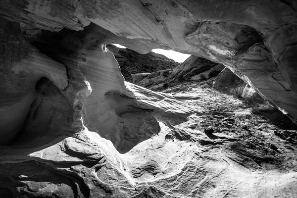 黒と白の抽象的な岩層火の谷ネバダ — ストック写真