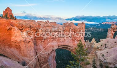 Doğal Köprüsü'nde Günbatımı Bryce Canyon Milli Parkı Utah