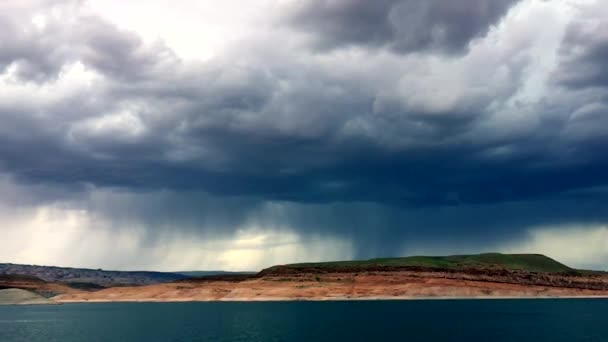 Rayo en el lago Powell — Vídeo de stock