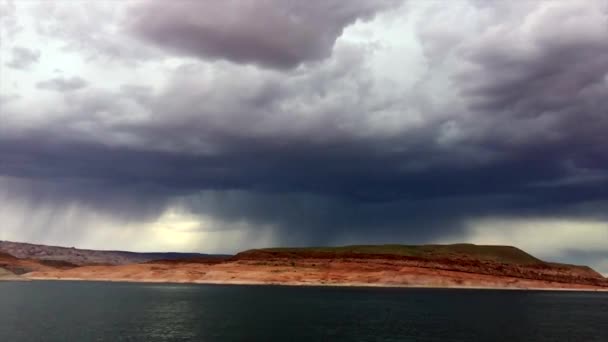 Rayo en el lago Powell — Vídeo de stock