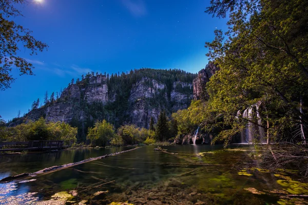 Hanging Lake at night — Stock Photo, Image