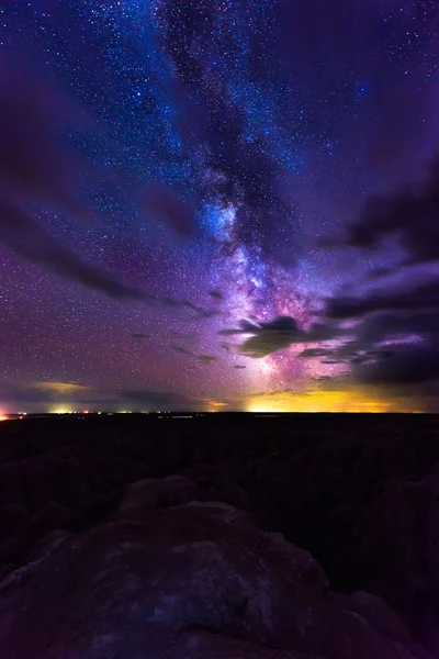 Calea Lactee se ridică deasupra Parcului Național Badlands Dakota de Sud — Fotografie, imagine de stoc