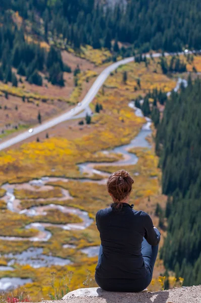 Olhando para Independence Pass Colorado — Fotografia de Stock