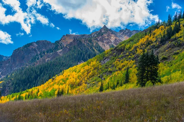 Colorado otoño follaje enigma aguas termales Trail — Foto de Stock