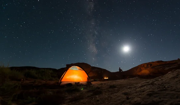 Zelten unter dem Stern — Stockfoto