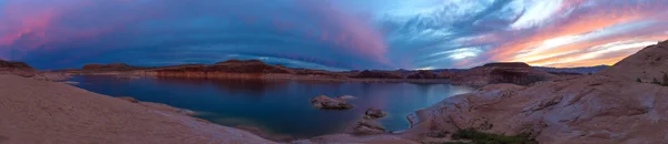 Lake Powell po zachodzie słońca — Zdjęcie stockowe