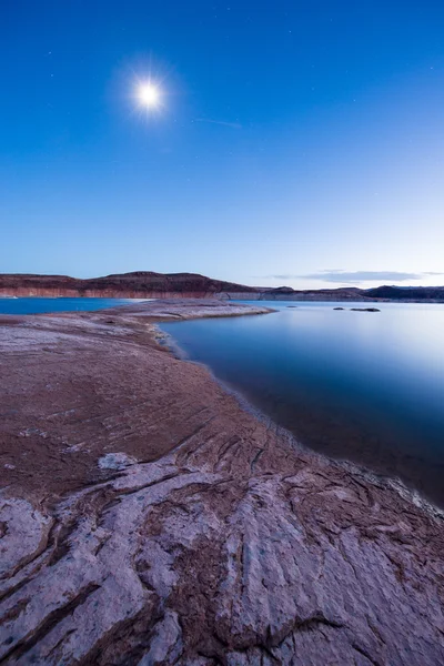 Notte limpida e acque calme del lago Powell — Foto Stock