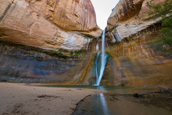 Becerro Creek Falls, becerro Creek Canyon, Grand escalera-Escalante N — Foto de Stock