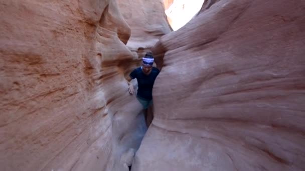 Hiking Slot Canyon — Stockvideo