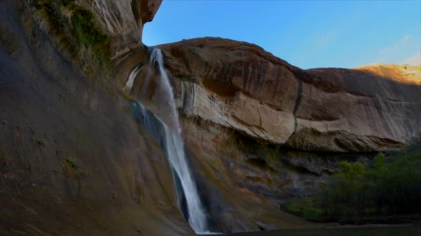 犊牛溪瀑布，小牛溪峡谷，盛大楼梯-埃斯卡兰特国家纪念碑，犹他州，美国，美国 — 图库视频影像