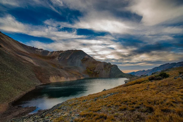 Crystal Lake op zonsondergang Ophir Pass Colorado — Stockfoto