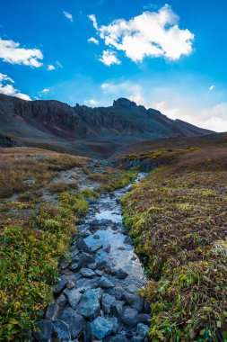 Clear Lake Colorado yakınındaki dağ dere