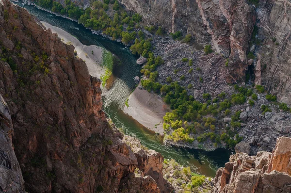 Regardant vers le bas dans le canyon noir — Photo